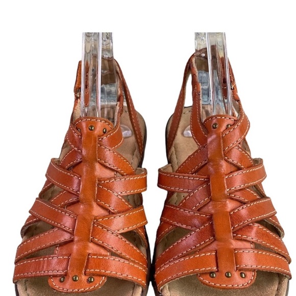 Naturalizer Women's Tan Strappy Sandals - Picture 2 of 6